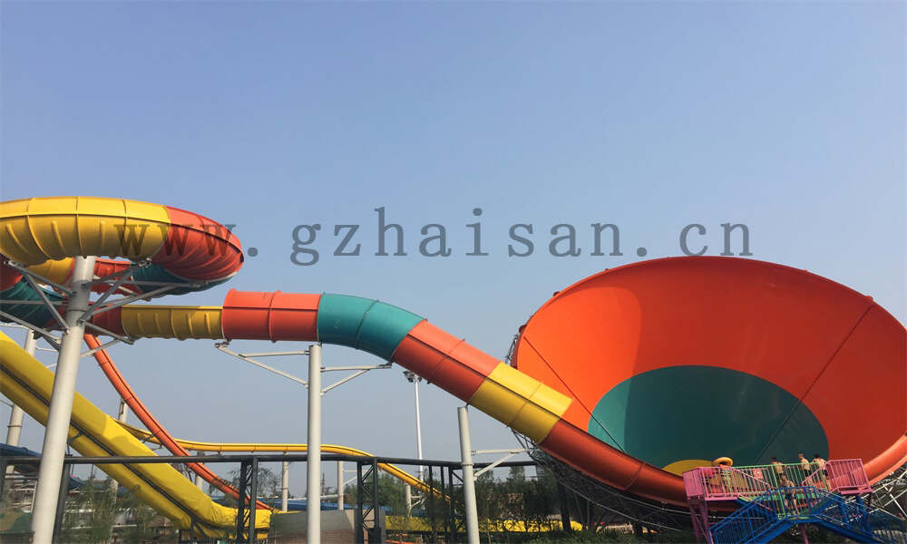 季节变化对水上乐园设计有何影响？